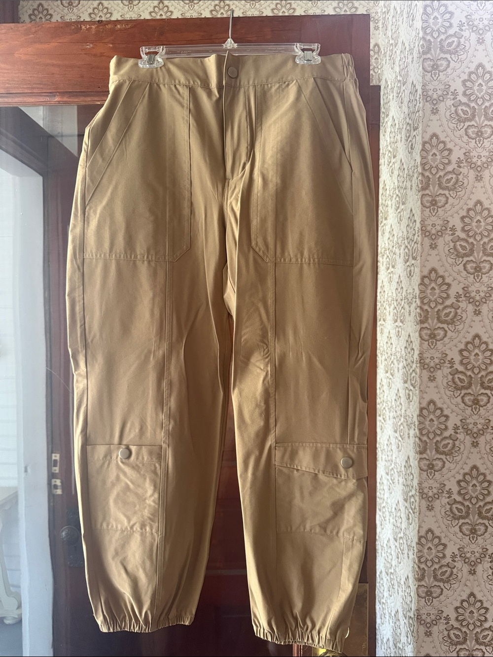 Cabi cargo joggers- like new